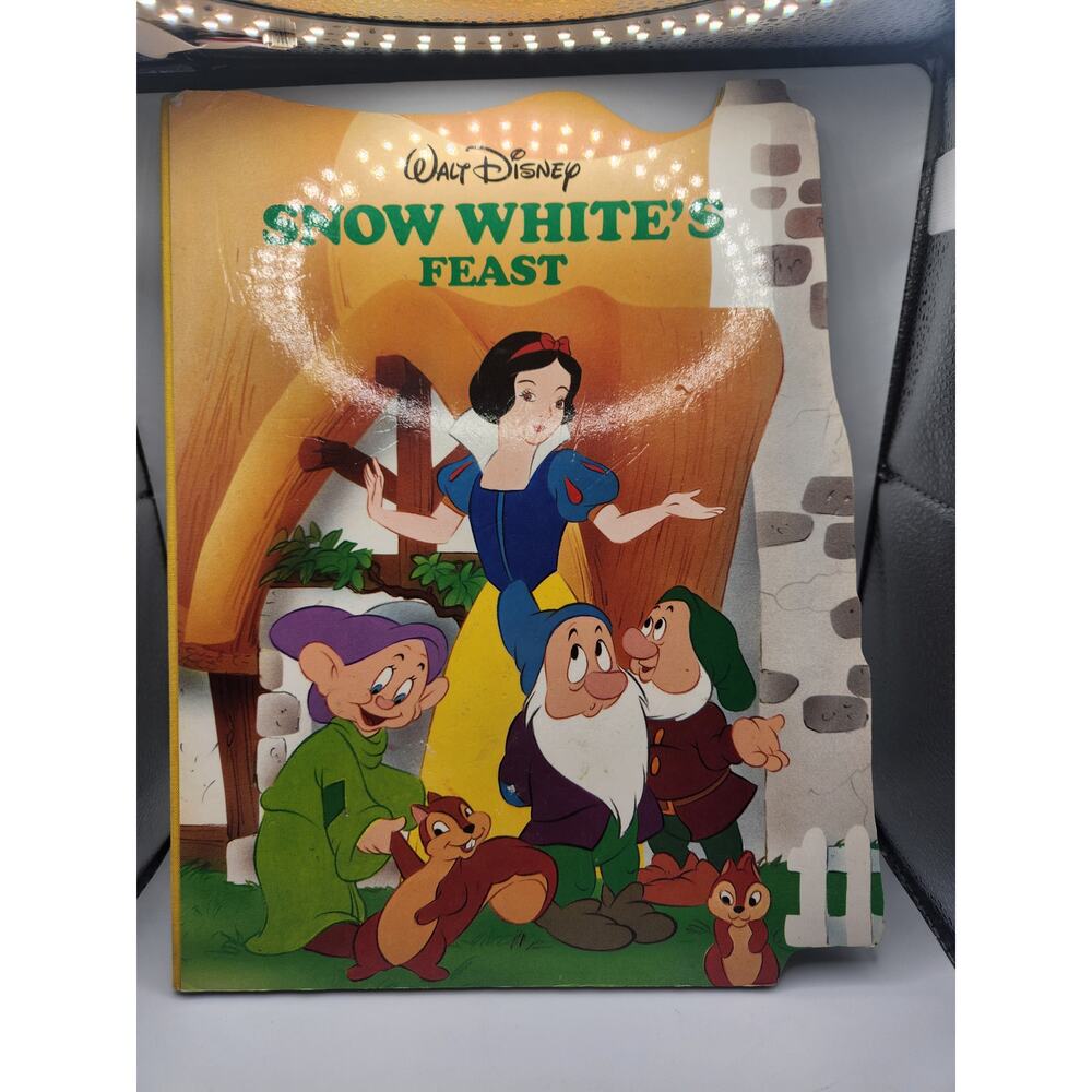 Vintage 1988 Walt Disney snow White's Feast Hardcover children's book